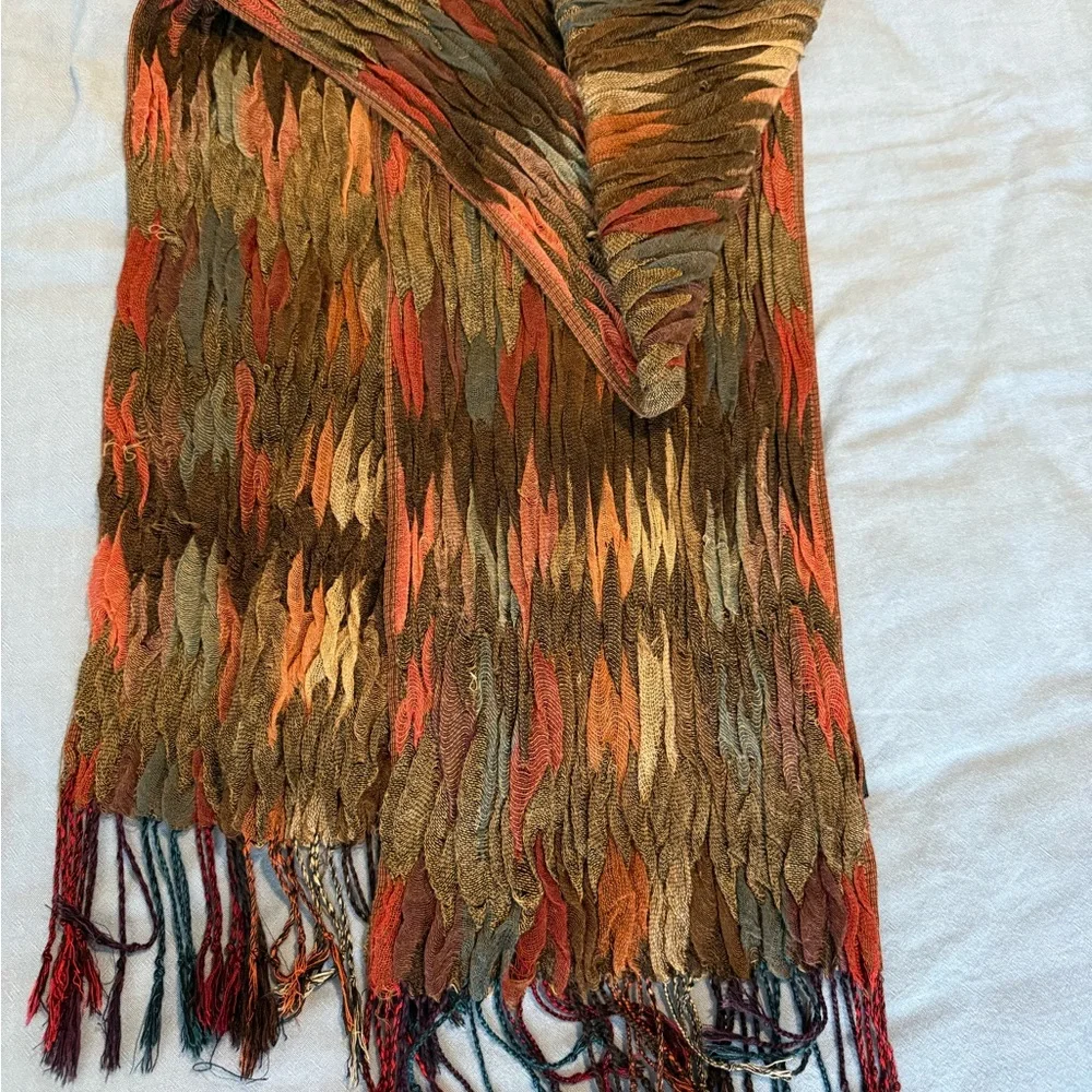 Multicolor Textured Scarf with Fringe